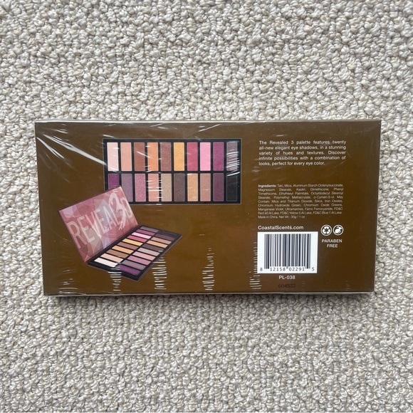 NEW - Coastal Scents Revealed 3D Eyeshadow Palette - Picture 3 of 3
